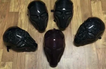 Действительно высококачественная маска-шлем из углеродного волокна, подходящая для ношения на Хэллоуин