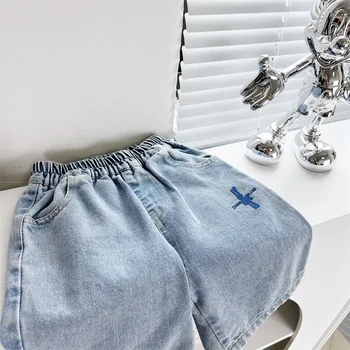 Детские джинсовые шорты 2023, новое летнее Корейское издание, модные капри из чистого хлопка для мальчиков, повседневные свободные шорты с эластичной резинкой на талии