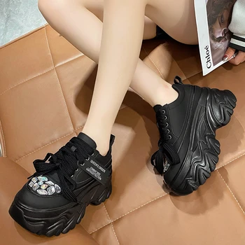 женские кроссовки на толстом каблуке 8 см, ботинки с украшением в виде кристаллов, женские современные ботинки на шнуровке, однотонная модная обувь на платформе