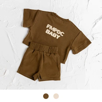 Новые Летние Хлопковые Детские топы с короткими рукавами + шорты, комплект однотонной повседневной одежды с буквами для мальчиков, Комплект летней одежды для мальчиков