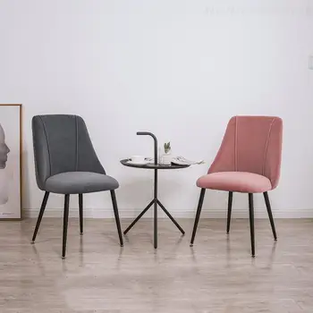 Современный обеденный стул с мягкой обивкой, подчеркивающий гостиную, простой дизайн бокового стула без плеча, металлический стул