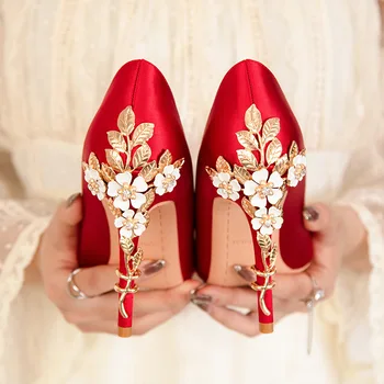 Элегантные женские туфли-лодочки с аппликацией нового дизайна, женские вечерние туфли для невесты, свадебные туфли на высоком каблуке, туфли на шпильке, Шелк