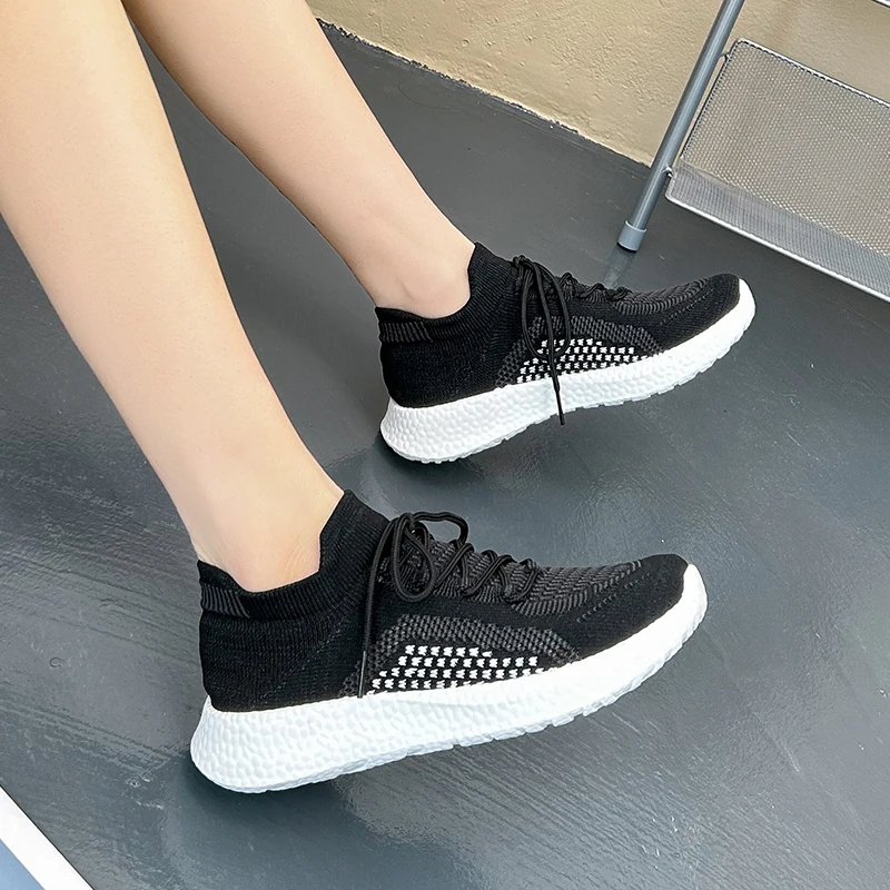 2023 Женские кроссовки, сетчатые Дышащие кроссовки для бега, Дизайнерская Женская Повседневная обувь с носками, Женская обувь на плоской подошве, Спортивная обувь для прогулок на открытом воздухе.