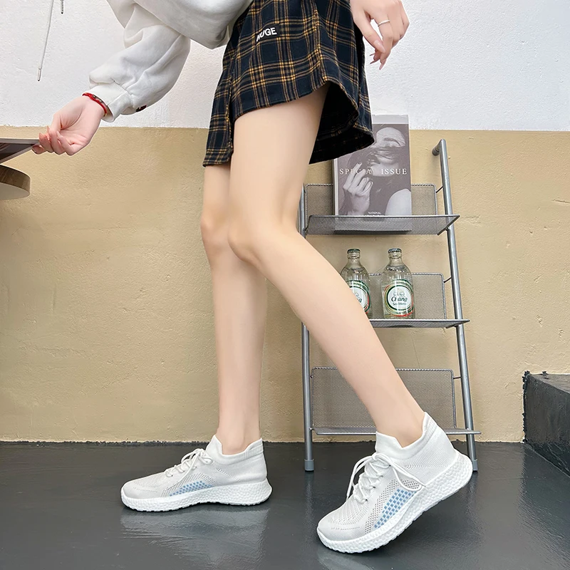 2023 Женские кроссовки, сетчатые Дышащие кроссовки для бега, Дизайнерская Женская Повседневная обувь с носками, Женская обувь на плоской подошве, Спортивная обувь для прогулок на открытом воздухе.