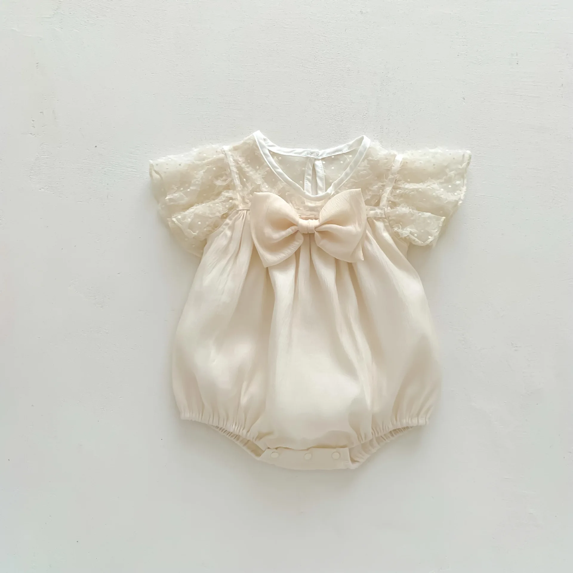 Angoubebe 111H30 Для новорожденных девочек С короткими рукавами, Сетчатая Удобная Дизайнерская Одежда Для Сестер, Комбинезон, Комбинированное платье Летом