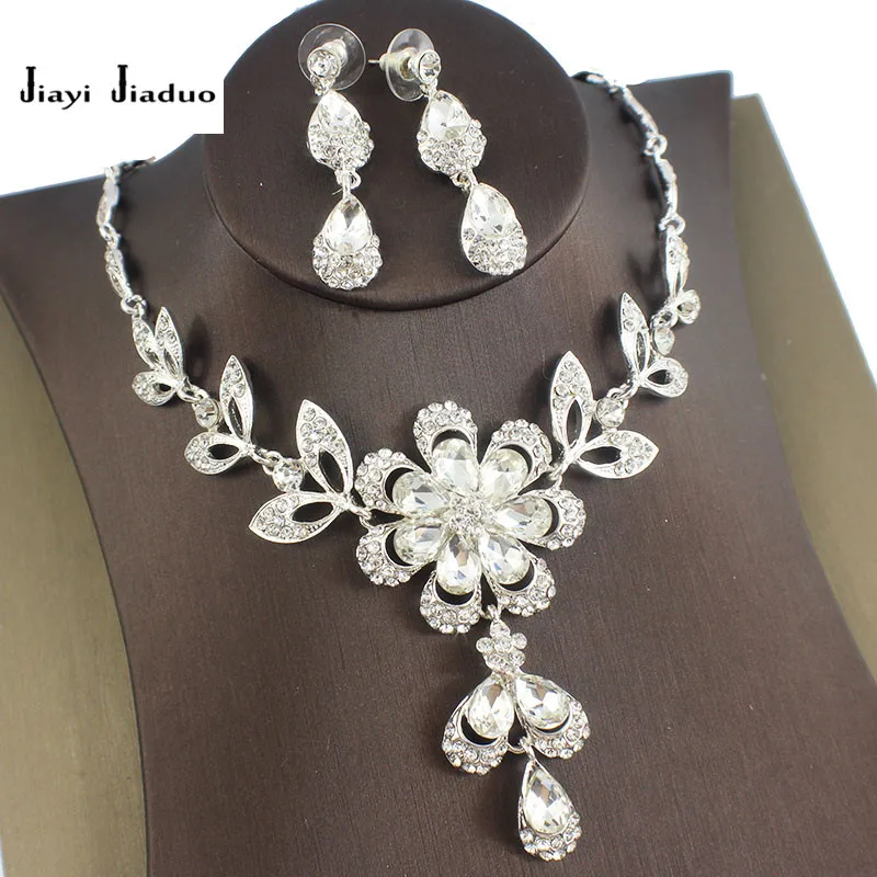 jiayijiaduo Простые наборы свадебных ювелирных изделий Хрустальные Цветы Серебристого цвета ожерелье/серьги для женской одежды свадебные аксессуары
