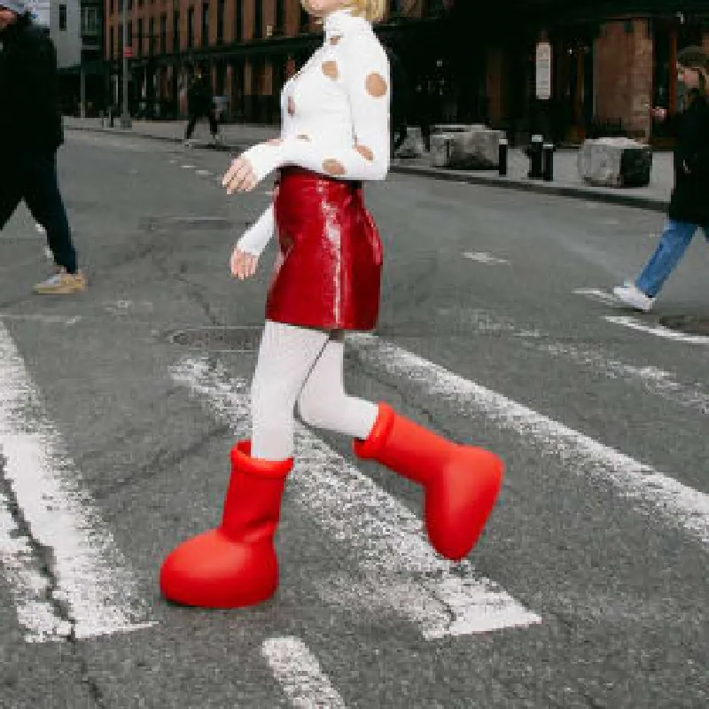 Большие красные ботинки, мультяшная женская обувь, армейские ботинки с круглым носком, без шнуровки, Zapatos Mujer, дизайнерские ботинки Puck Rain, оригинальность на плоской подошве