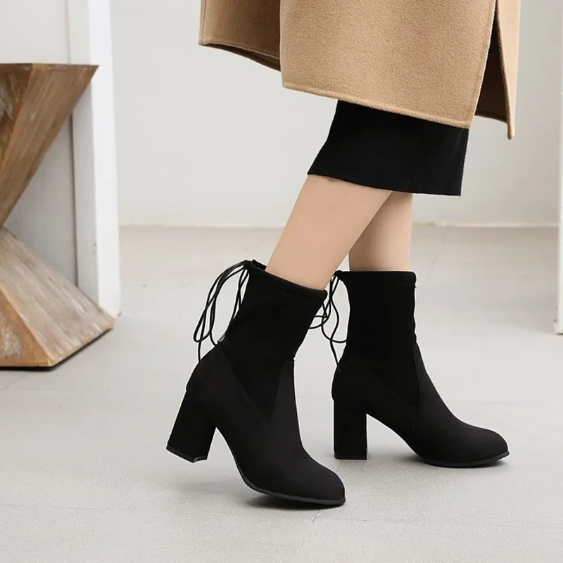 Осень-зима, новый стиль, модные короткие сапоги на толстом каблуке с кружевной завязкой сзади, вечерние женские ботинки бежевого цвета, большие размеры 34-45, высота 7 см