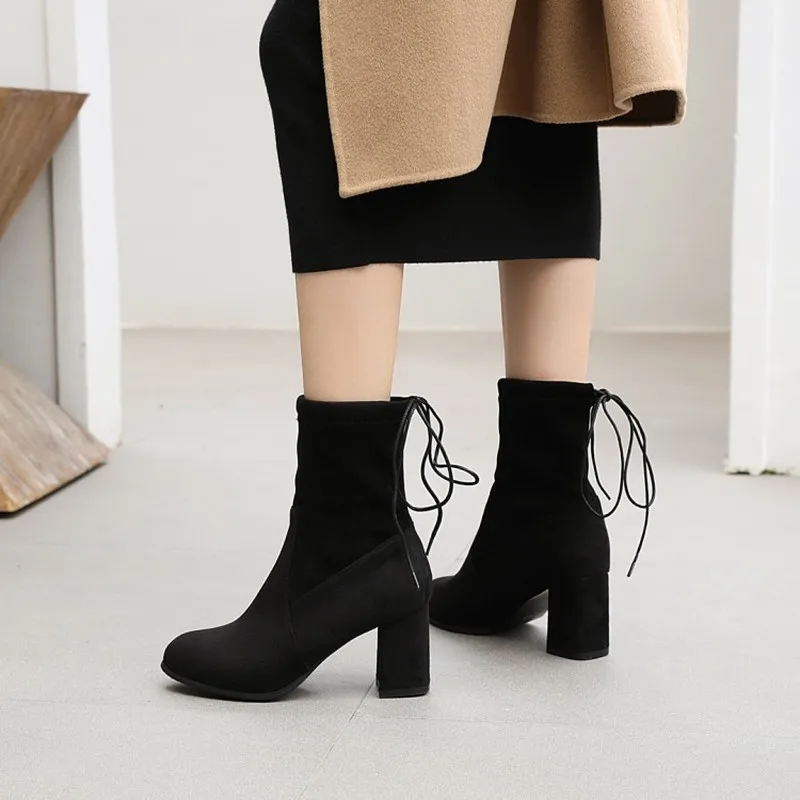 Осень-зима, новый стиль, модные короткие сапоги на толстом каблуке с кружевной завязкой сзади, вечерние женские ботинки бежевого цвета, большие размеры 34-45, высота 7 см