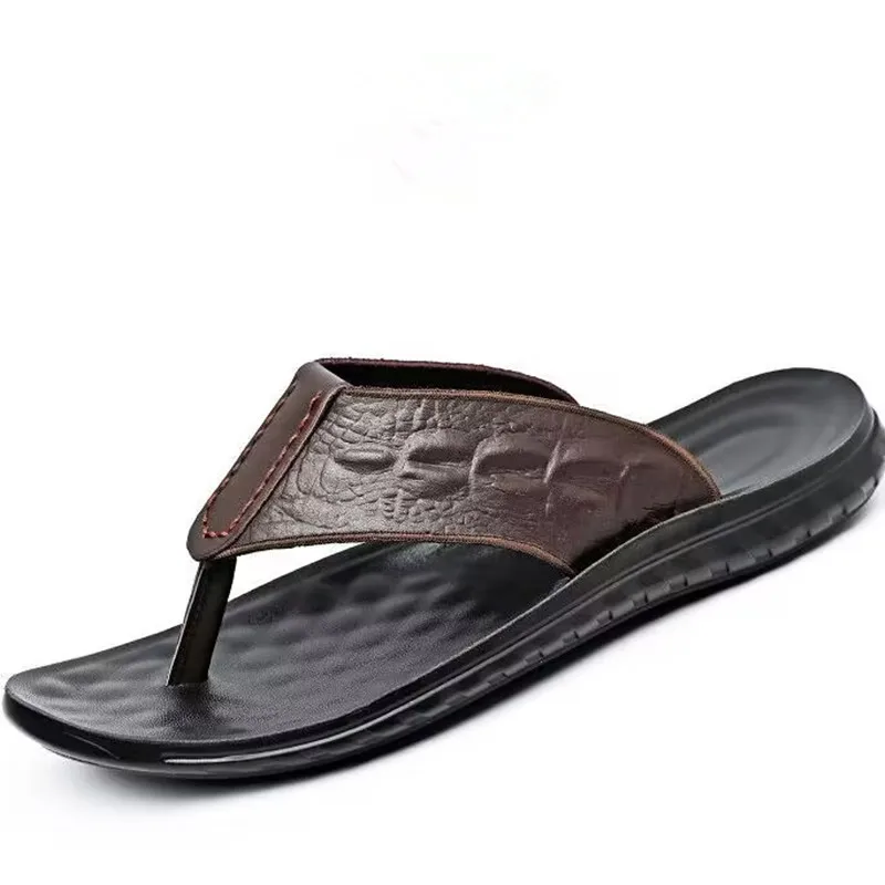 Мужские тапочки, летние Высококачественные кожаные домашние нескользящие уличные удобные пляжные сандалии для отдыха.