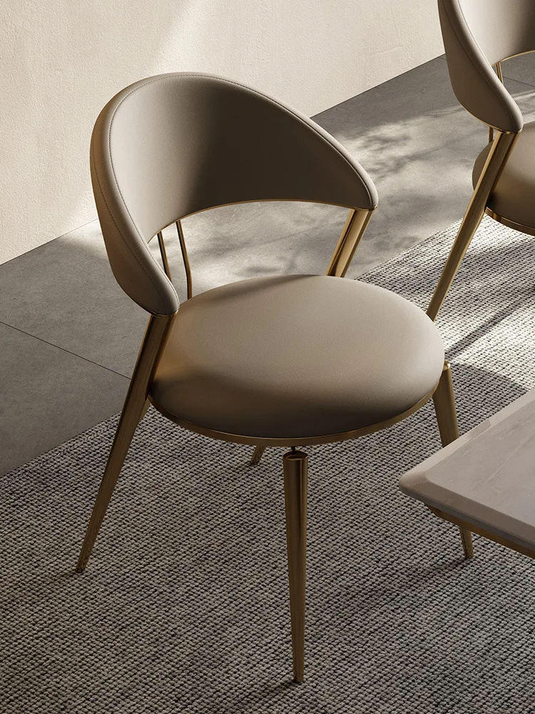 Итальянский минималистичный обеденный стул, домашняя дизайнерская модель, Высококачественное кресло со спинкой, Новый легкий Роскошный обеденный стул из нержавеющей стали