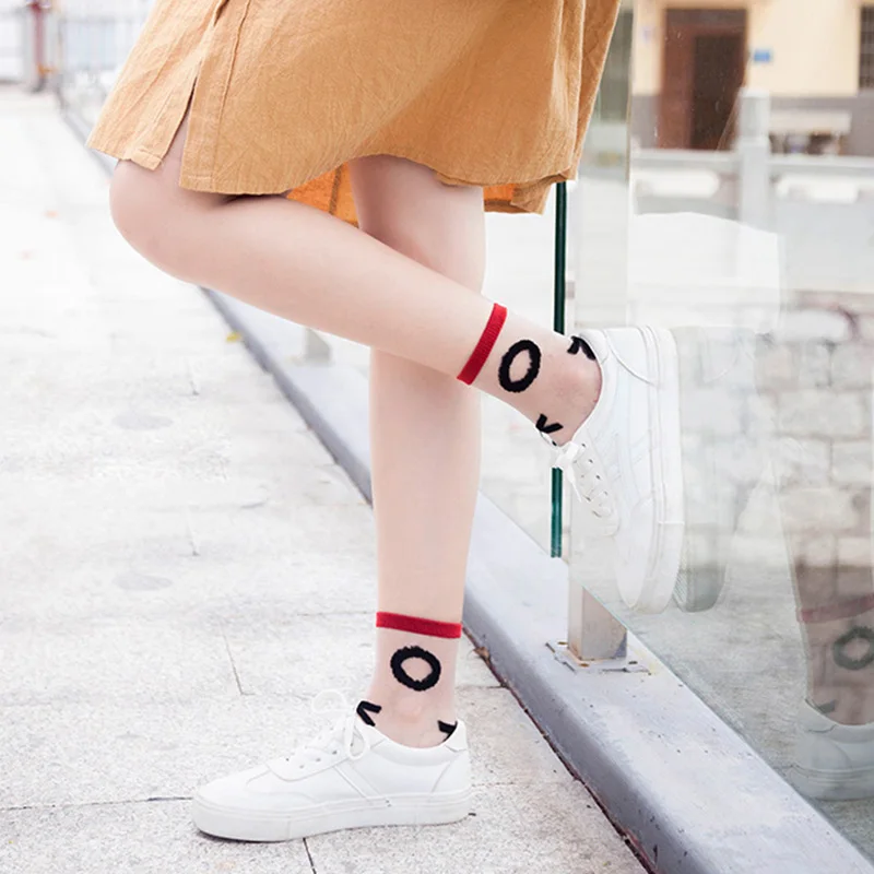 Летние ультратонкие носки Повседневные креативные Прозрачные хрустальные женские носки с мультяшным мелким свежим рисунком Ультратонкие стеклянные шелковые носки