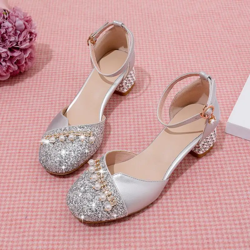 Летние детские сандалии, кожаные туфли на высоком каблуке с кристаллами, обувь принцессы для девочек, студенческая обувь для приема гостей, платье для маленьких девочек