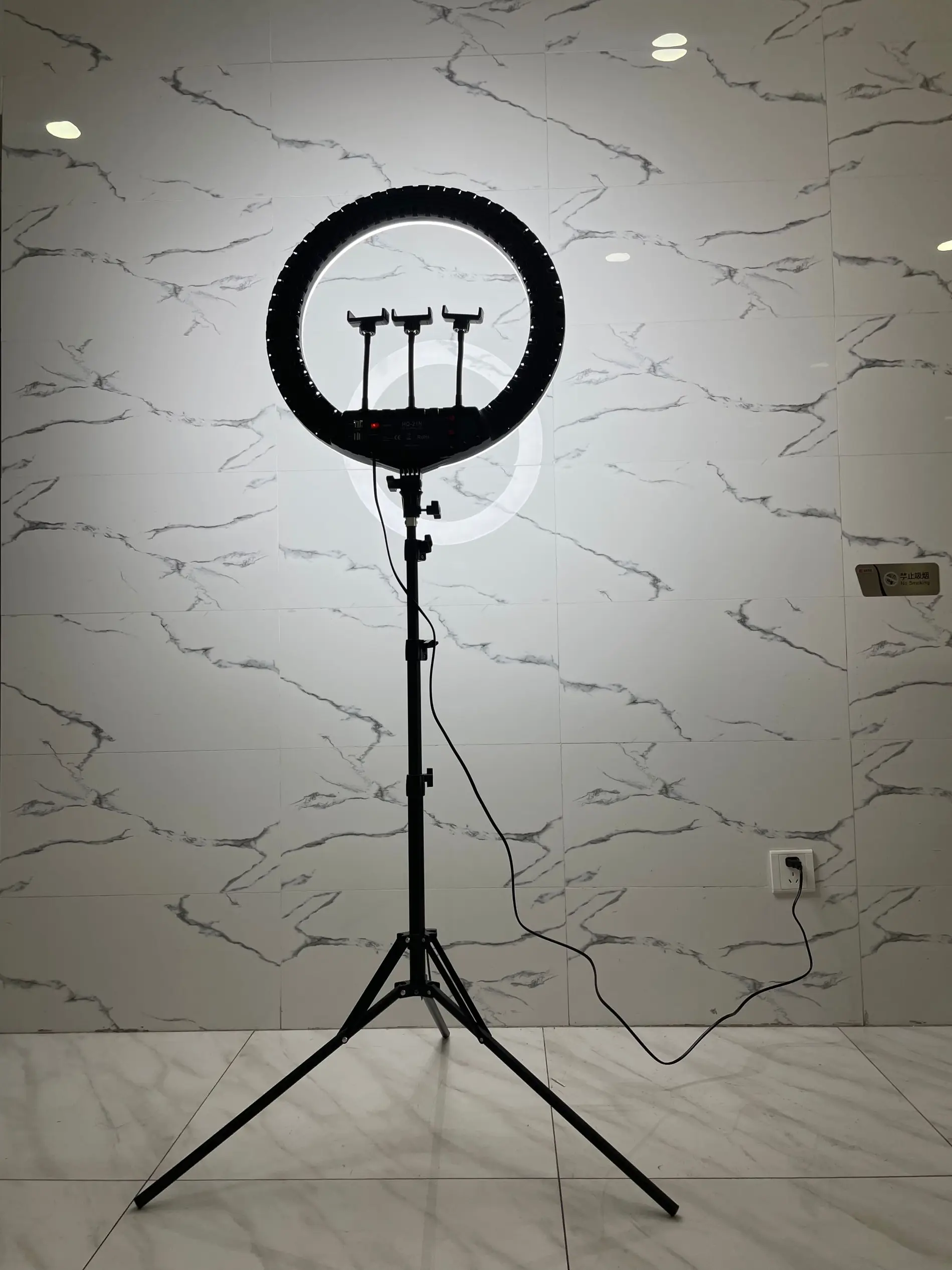 21-дюймовая светодиодная кольцевая лампа для фотосъемки с плавной регулировкой яркости с держателями телефонов Дистанционное управление для макияжа селфи