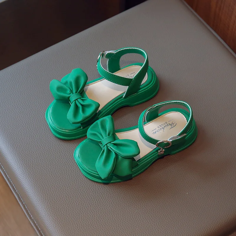 Сандалии для девочек 2023, Детская мода, Новые Однотонные зеленые Нескользящие сандалии с бантом, Крутая Универсальная детская обувь принцессы с открытым носком