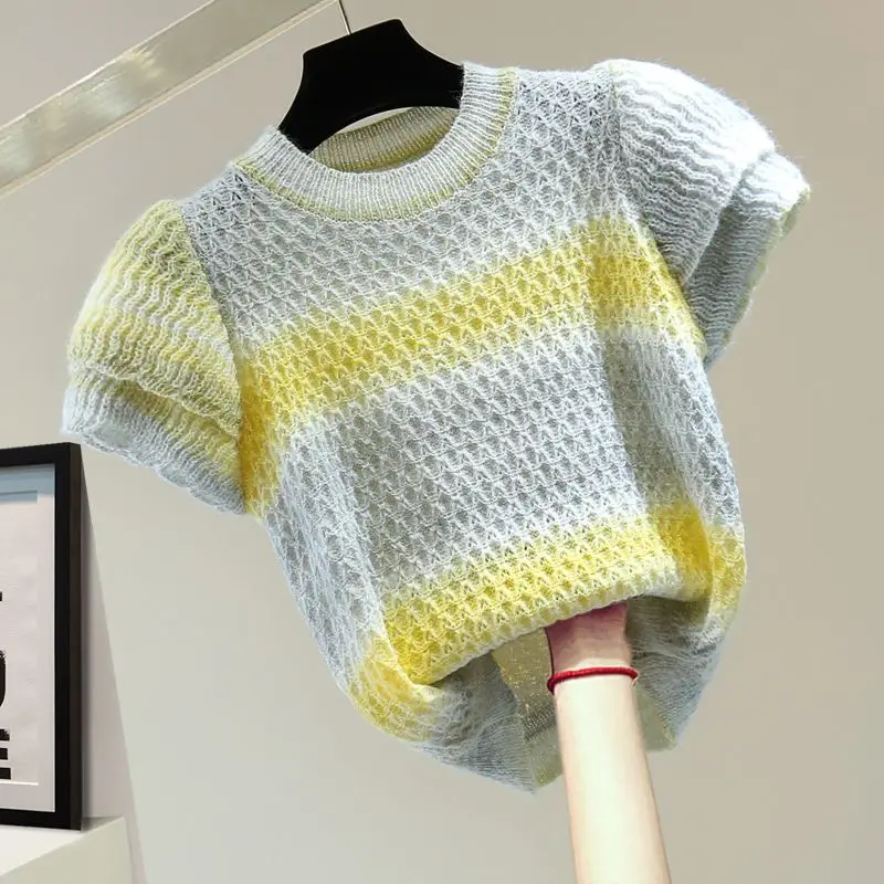 Небольшой градиентный свитер с короткими рукавами, свободный облегающий топ с высокой талией и круглым вырезом в полоску